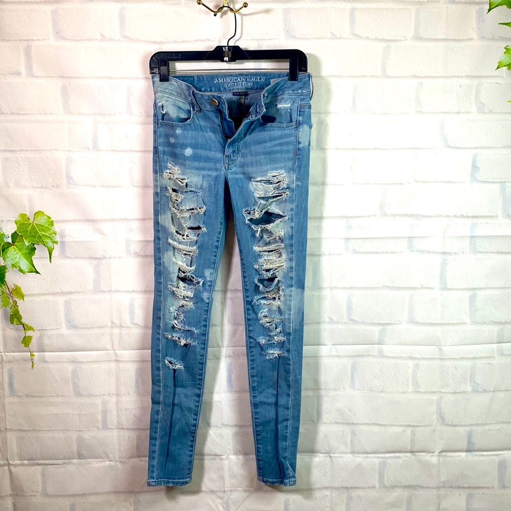 American Eagle ripped jeans size 4